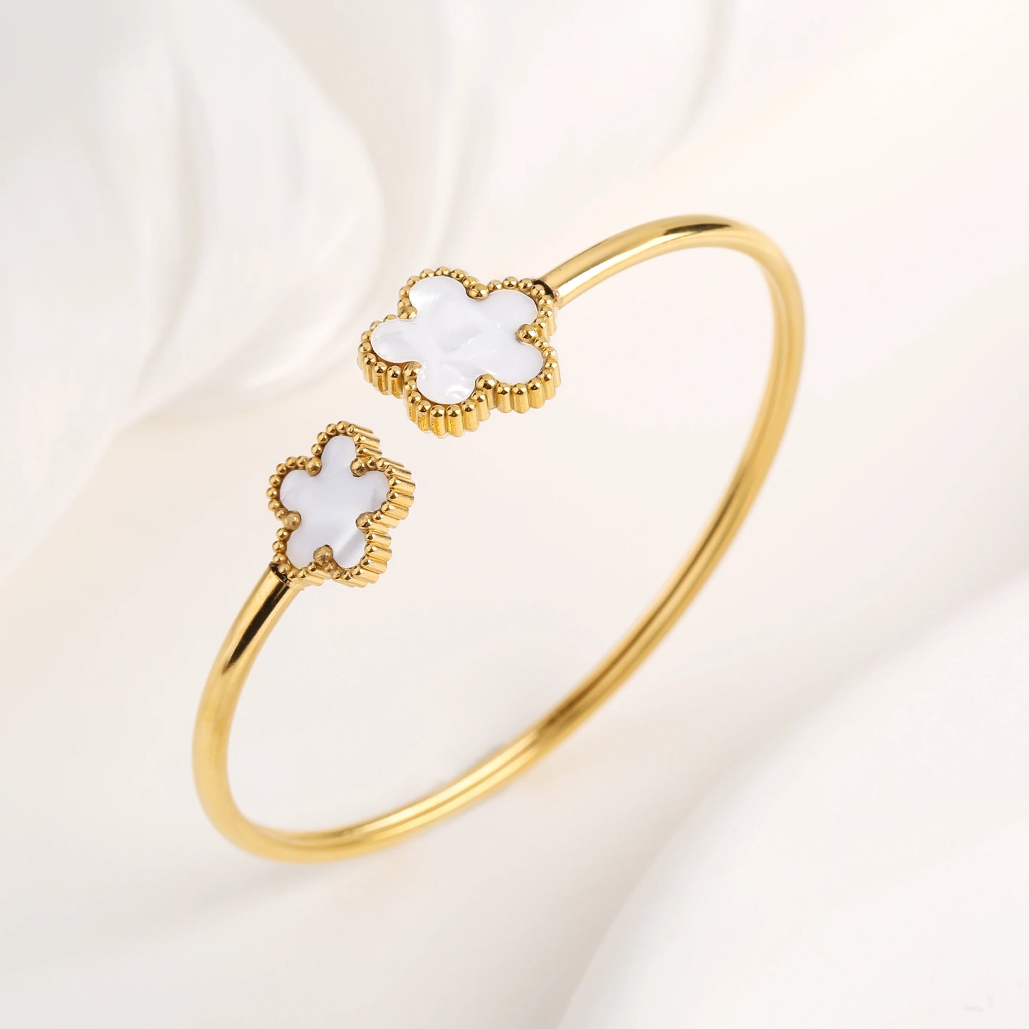 Five Leaf Flower Bangle