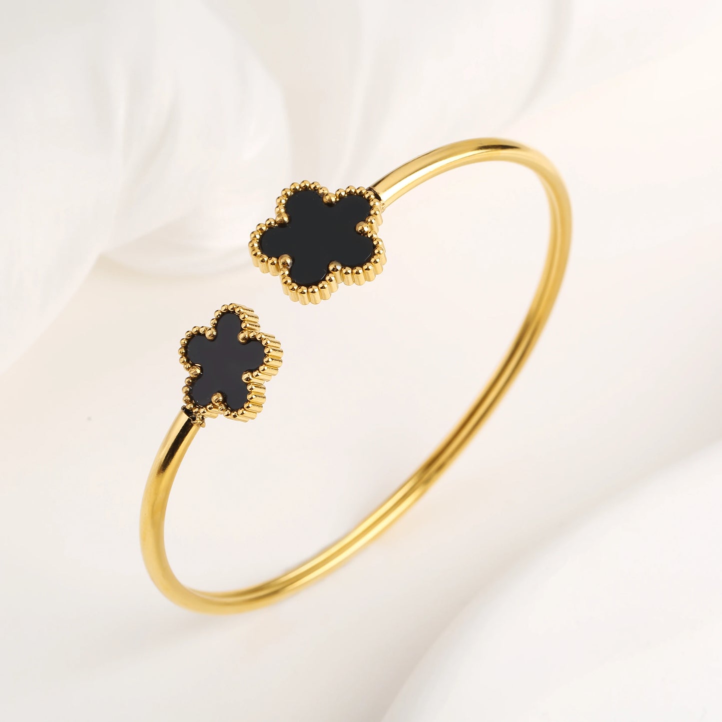 Five Leaf Flower Bangle